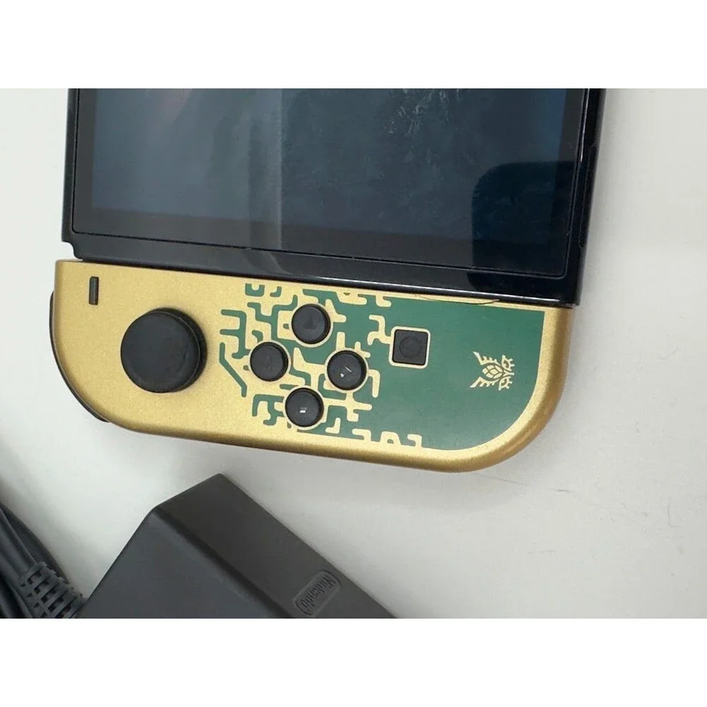 Nintendo Switch OLED - Zelda Tears of the Kingdom Edition. READ (Joy-Con issue)